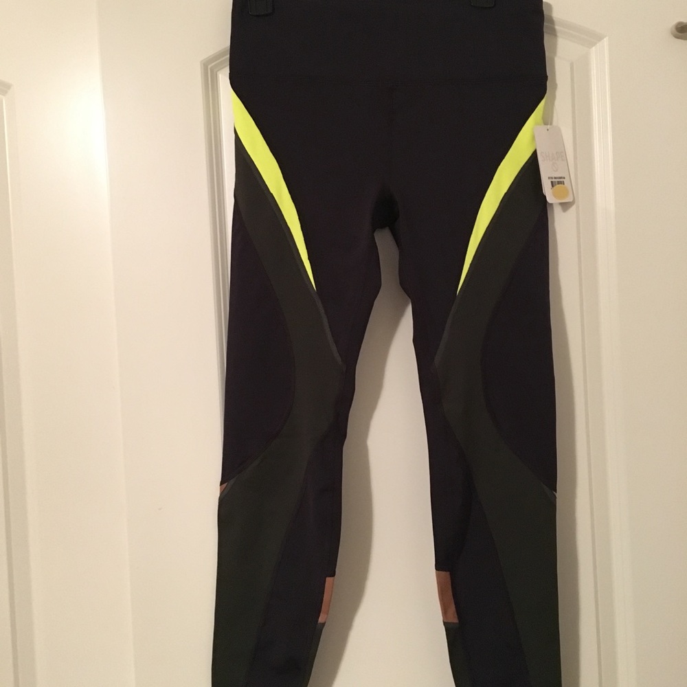 NEW SHAPE Activewear Shadow Leggings - Picture 4 of 6
